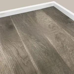 Chestnut Laminate Flooring 8mm Thick Click Installation 1m2 Pack Suitable For Underfloor Heating