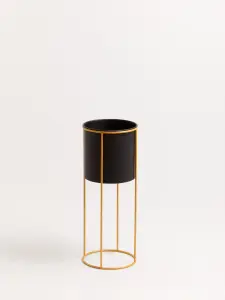 Interiors by Premier Contemporary Design Large Black And Gold Floor Standing Planter, Stylish And Functional Large Outdoor Pots