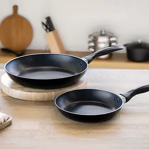 'KitchenCraft Non Stick Frying Pan Set in Gift Box, 28cm & 20cm