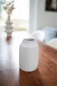 Vase "Lisa" - Beautiful Vase Made From Sustainable 3D Printing - Perfect Decoration For Every Home. Unique Gift For Style-Conscious Aesthetes