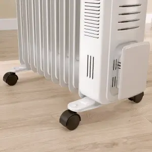 HOMCOM 9 Fin Portable Oil Filled Heater Radiator, Energy Efficient, White