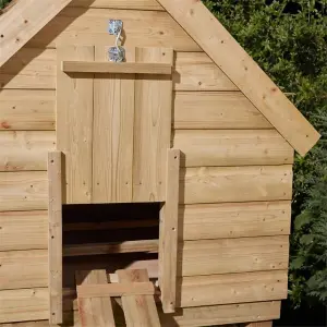 Cheshire Spacious Chicken Coop