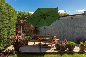 Schallen 2.7m UV50 Garden Outdoor Sun Umbrella Parasol with Winding Crank & Tilt- Green