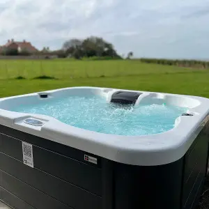 Passion Sparkling Hot Tub Spa for up to 4 People