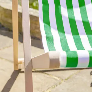 Harbour Housewares - Folding Wooden Garden Deck Chair - Green Stripe