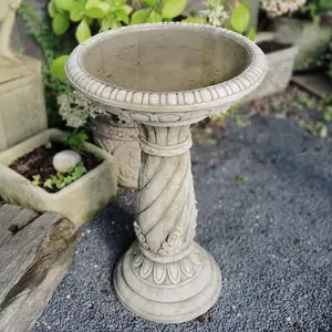 Large Barley Twist Stone Birdbath English Garden Vintage Style Outdoor Ornament Feeder