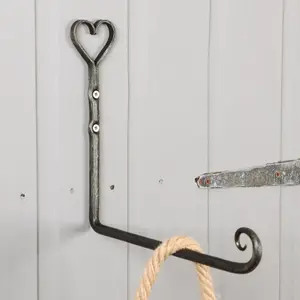 Heart Iron Wall Bracket Outdoor Basket Hanger Garden Hanging Basket Bracket