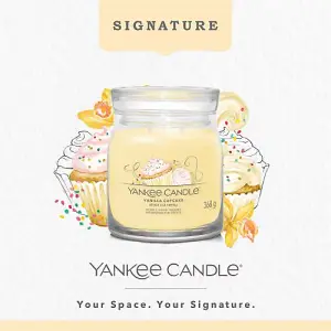 Yankee Candle Signature Medium Jar Vanilla Cupcake