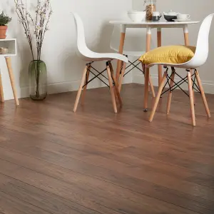 GoodHome Otley Dark brown Dark wood effect Laminate Flooring, 1.76m²