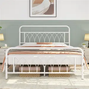 Yaheetech White 4ft6 Double Metal Bed Frame with Petal Accented Headboard and Footboard