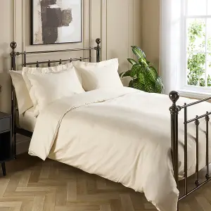 Hotel Pure Luxury 5 Star Duvet Cover Set