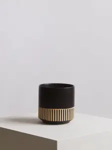 Interiors by Premier Large Ceramic Planter, Modern Black and Gold Planter for Indoor Plants, Drum-shaped Ceramic Planter for Home