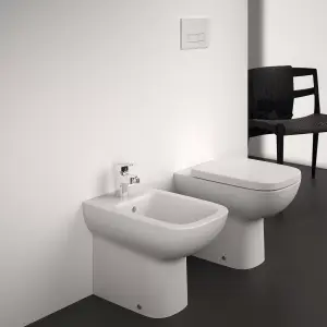 Ideal Standard i.life A White Back to wall Floor-mounted T472001 Bidet