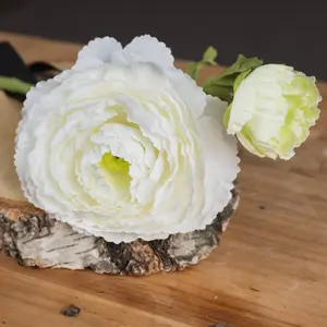 UK Homeliving White Ranunculus Spray