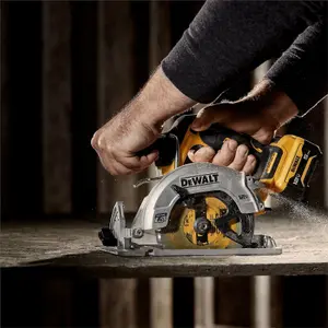 DEWALT DCS512N 12v Circular saw 140mm blade