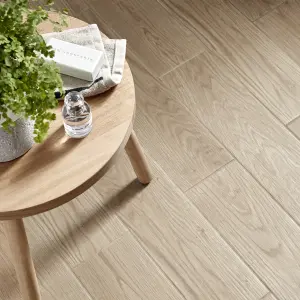 Colours Arrezo Beige Matt Wood effect Textured Porcelain Indoor Wall & floor Tile, Pack of 14, (L)600mm (W)150mm