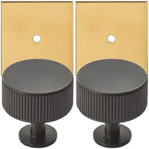 2 PACK - Cabinet Door Knob & Contrasting Backplate Set - Reeded Kitchen Pull - Matt Black & Satin Brass