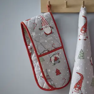 Catherine Lansfield Kitchen Christmas Gnomes 18x88 cm Oven Glove Grey/ Red