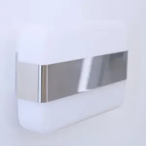 Luminosa Alicante LED Bathroom Wall Light 10W 5700K IP44 Chrome