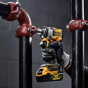 Dewalt 18v XR DCF921D2T Brushless 1/2" Impact Wrench Hog Ring + 3rd 2ah Battery