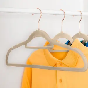 LIVIVO 50 Clothing Hangers - Heavy Duty & Strong Velvet Non-Slip Hook, Space Saving Storage Organiser for Wardrobe & Clothes Rail