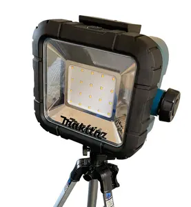 Makita DML805 18v 110v LXT LED Work Light Site Light + Tripod Stand + Bag x 2