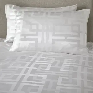 Polyester Geometric Shapes Duvet Cover Set with Pillowcases Damson / Super King - 2 Standard Pillowcases