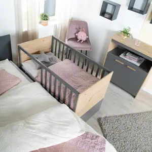 The Anna 2 in 1 Cot Bed - 60 x 120 cm, anthracite / Kent oak decor