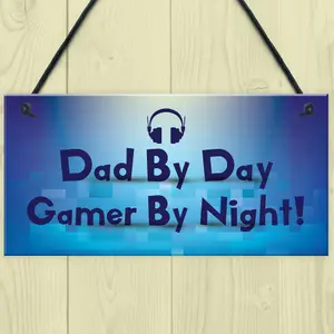 Novelty Gamer Gift For Dad Neon Effect Gaming Hanging Man Cave Sign