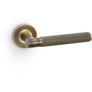 SOLID BRASS Reeded Door Handle Set - Antique Brass Straight Lever On Round Rose