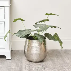 Melody Maison Medium Silver Hammered Metal Planter