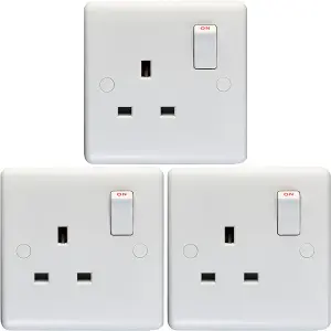 3 PACK 1 Gang Single Pole 13A Switched UK Plug Socket - WHITE Wall Power Outlet