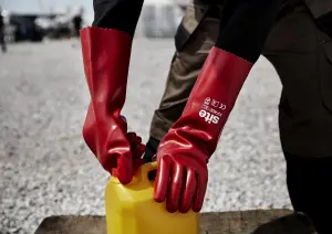 Site Red PVC Gauntlets, Large