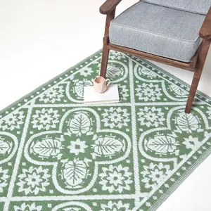 Homescapes Green Outdoor Rug with Floral Leaf Pattern, 122 x 182 cm