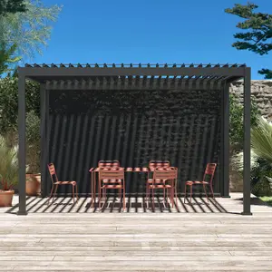 sweeek. 3x4m louvered pergola with 4m privacy screen Triomphe + screen Anthracite 400x300x250 cm