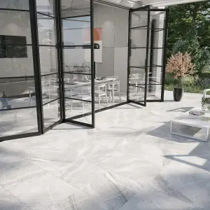 Abyss Matt Light Grey Stone Effect Porcelain Outdoor Tile - Pack of 15, 5.58m² - (L)610x(W)610mm