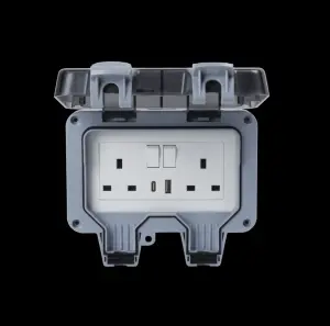 Weatherproof Outdoor Double Plug Socket 2 Gang Switched Socket USB Port IP66