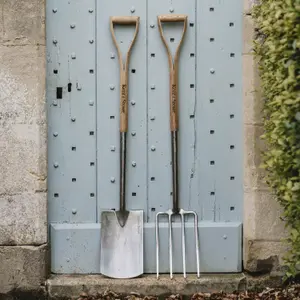 Kent & Stowe Garden Tools Metal Rounded Digging Spade (L) 1100mm x (W) 180mm