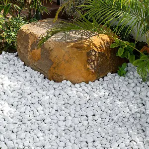 Charles Watson 20-40mm White Pebbles Decorative Garden Stone Large Approx. 20kg Polybag