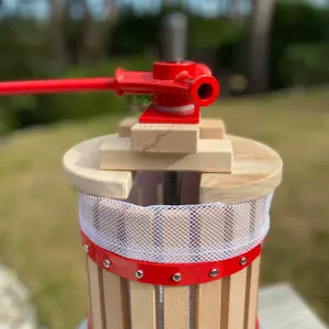 Traditional Fruit and Apple Press (12 Litre) with Straining Bag