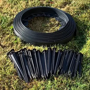 Flexible Plastic Garden Lawn Edging with 80 Pegs (20m)