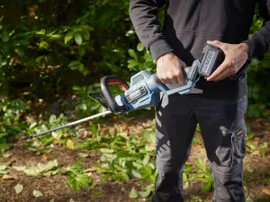 Erbauer EHT18-Li - KIT 18V Cordless 550mm Hedge trimmer