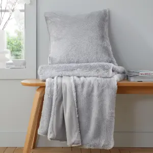 Catherine Lansfield Cosy Glamour Fur 45x45 cm Cushion Silver Grey