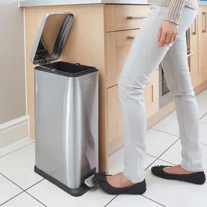 BLACK+DECKER 20L Metallic Grey Pedal Bin with Soft Close Lid