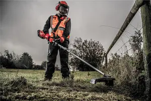 Milwaukee M18 Quik-Lok Brushless FUEL Line Trimmer Cordless Grass Strimmer