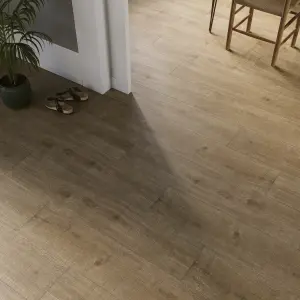 GoodHome Maldon XL Wide Dark Oak Natural Oak effect Embossed Laminate flooring Sample