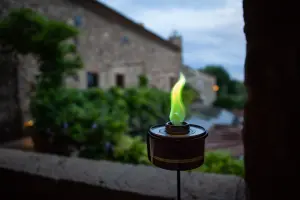 Made in Colors Green Smoke Odour-Free Wind Resistant Stable Flame Garden Burner Torch 330ml