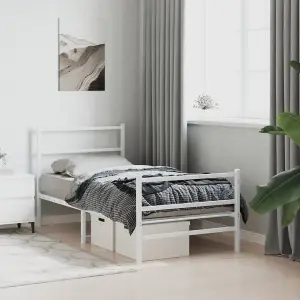 Berkfield Metal Bed Frame without Mattress with Footboard White 90x190cm