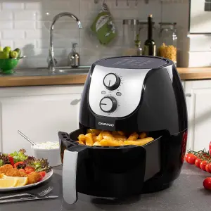 Daewoo 4L Single Pot Fryer, Rapid Air Circulation and Auto Shut Off - Black