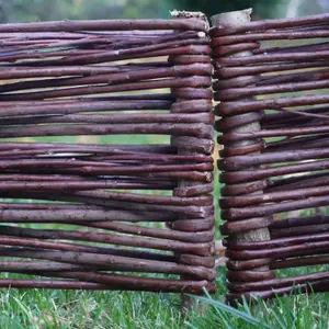 2m Willow Lawn Edging - 20cm Height